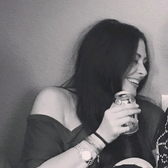 Meet your Posher, Bekah - Picture 1 of 1